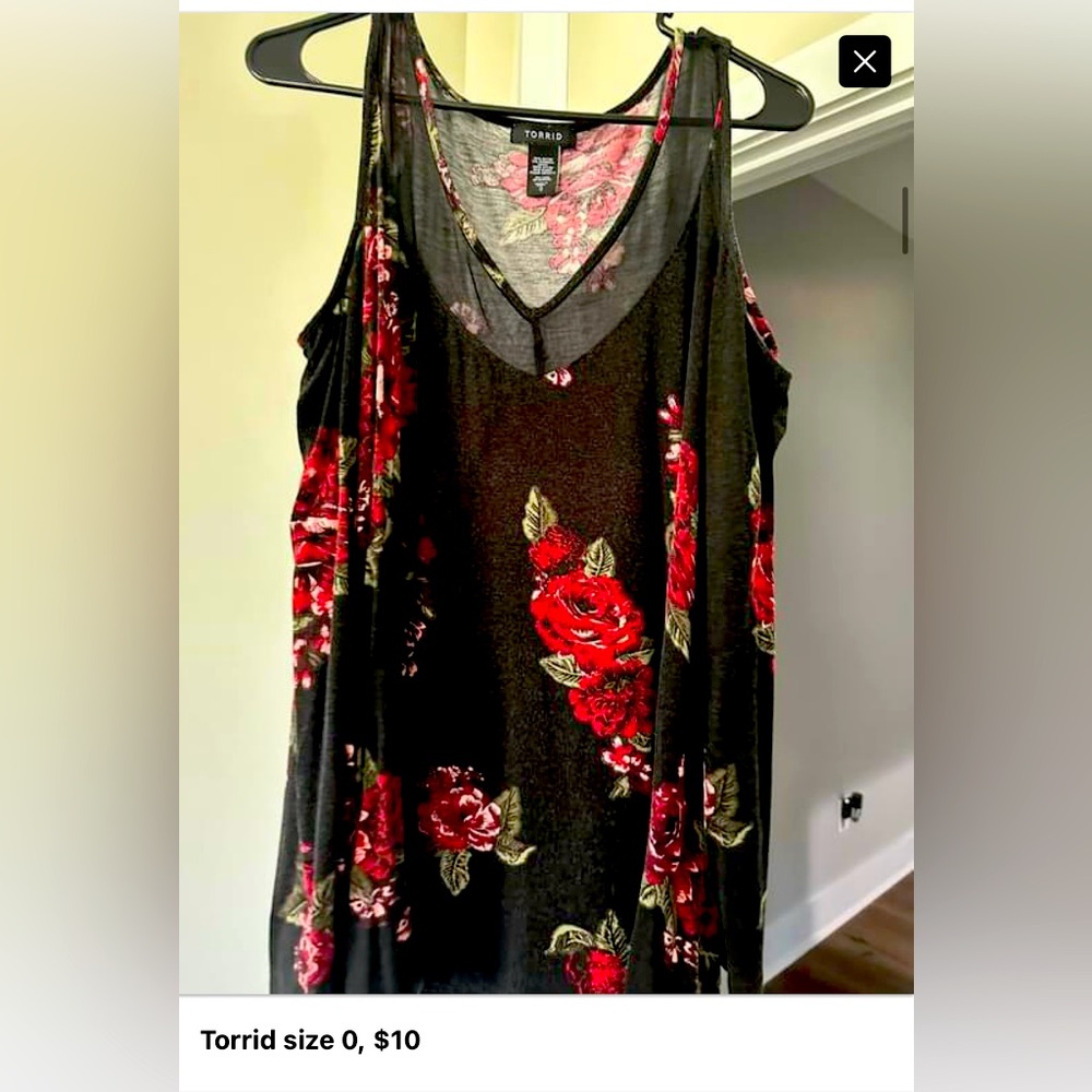 Torrid cold shoulder, size 0